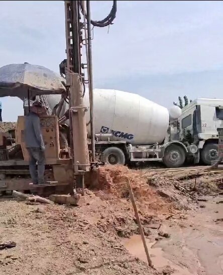 马鞍山岩石井施工